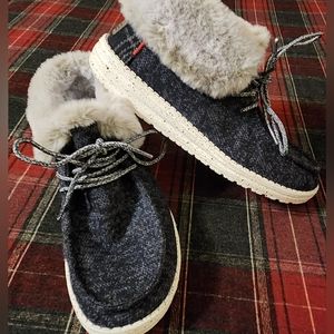 Hey Dude Women's Fur Lined Ankle Shoes Sz 8